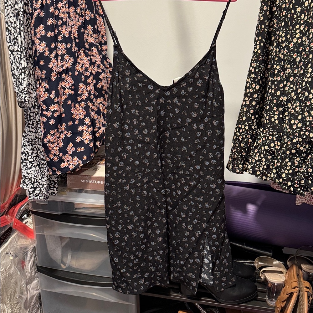 Floral and Patterned rompers Collection - Picture 3 of 6